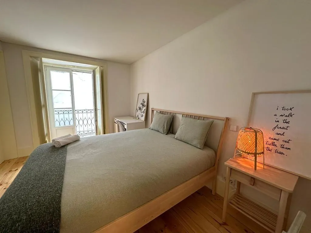 Rooms In Cozy Shared Accommodation In The Center Of Лиссабон Португалия